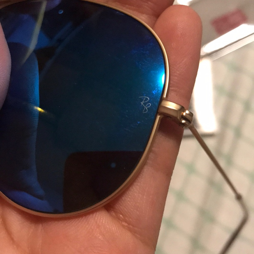 RayBan Aviators - Picture 3 of 8